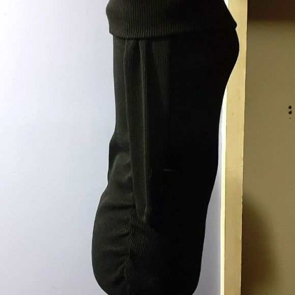 🔥HOST PICK🔥Off the Shoulder Side Rouched Maternity Bodycon Dress XS-GAP - Picture 4 of 7